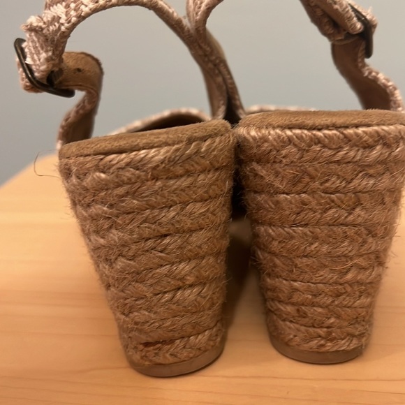 G.H. Bass & Co. "Edie" Slingback Closed Toe Espadrille Wedge Cream and Tan - Picture 4 of 11